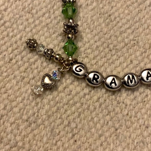 Grams beaded bracket - Picture 3 of 3